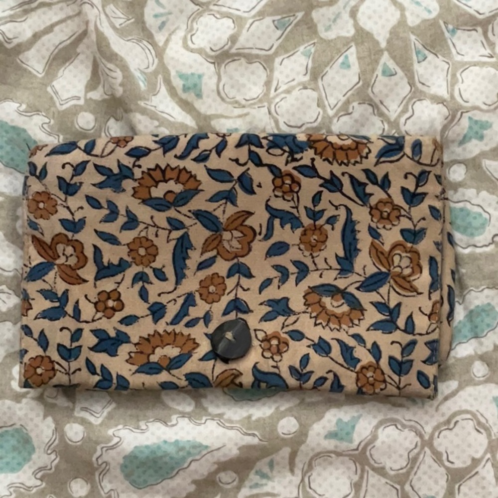 Kismet soft cloth wallet